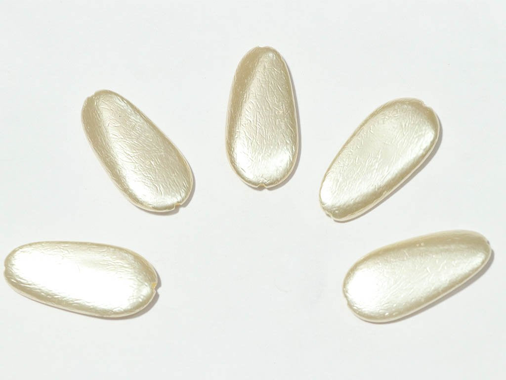 off-white-oval-plastic-beads-45x20-mm