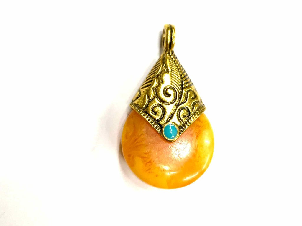 orange-circular-stone-pendant-with-golden-cap