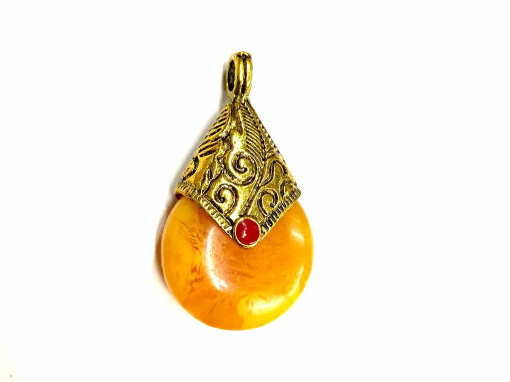 orange-circular-stone-pendant-with-golden-cap