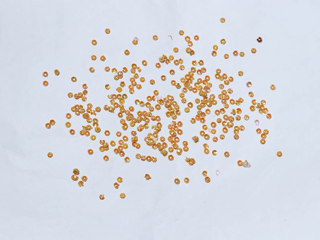 orange-flat-circular-plastic-sequins-4mm