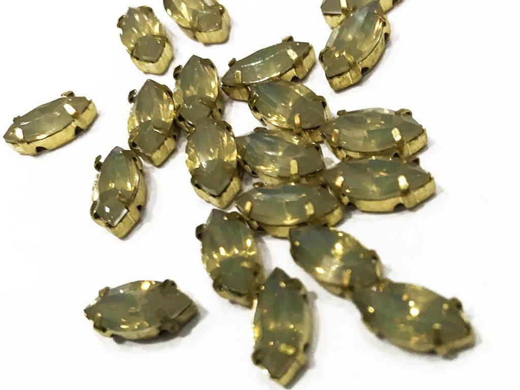 pale-brown-opal-eye-resin-stones-with-catcher-15x7-mm
