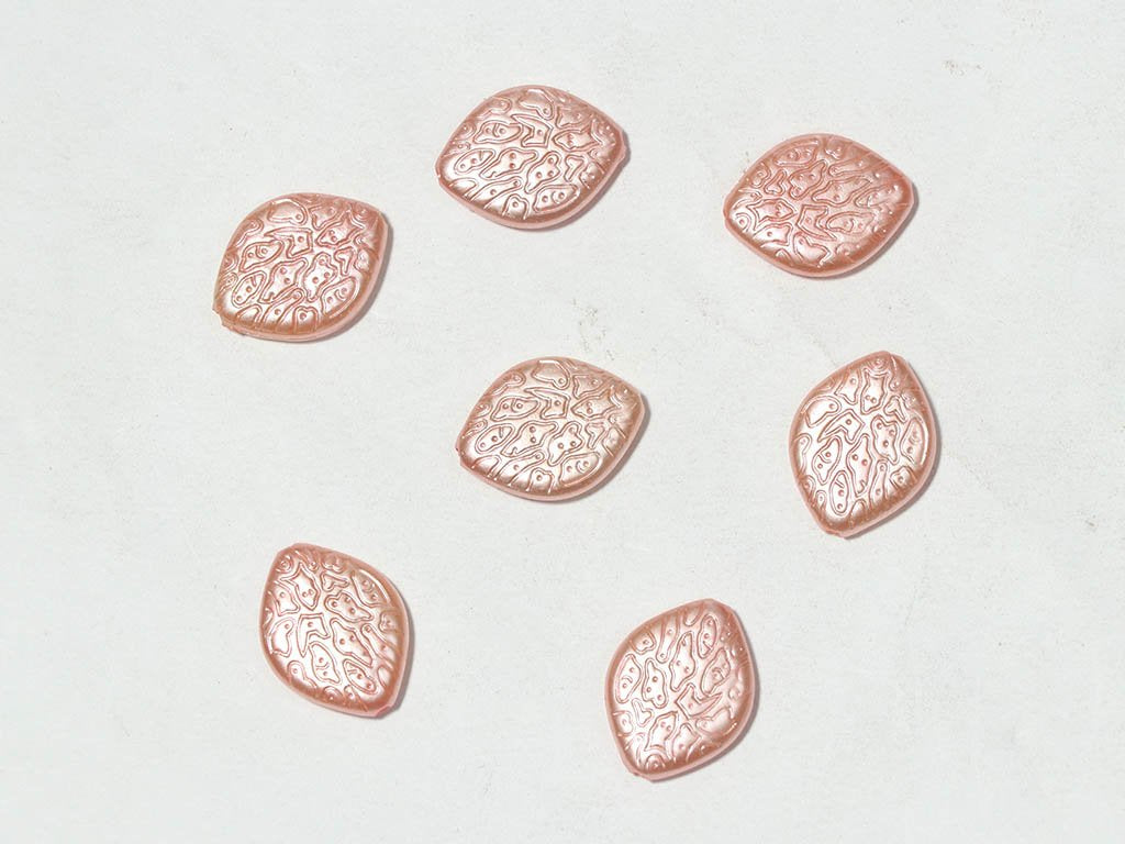 peach-designer-eye-plastic-beads-20x16-mm