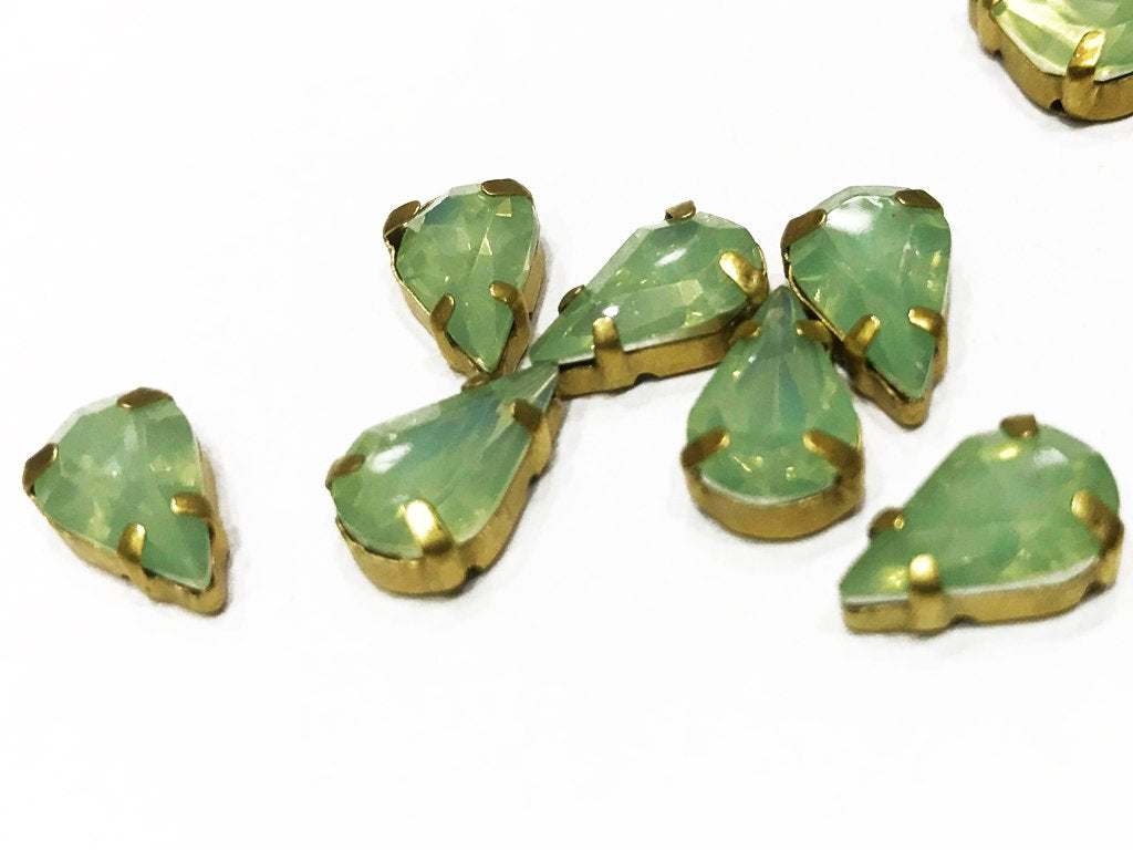 peridot-green-drop-resin-stones-with-catcher-13x8-mm
