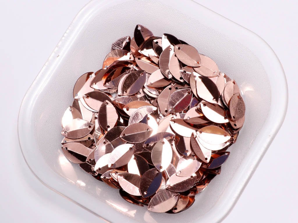 pink-2-hole-petal-plastic-sequins