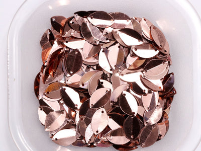 pink-2-hole-petal-plastic-sequins
