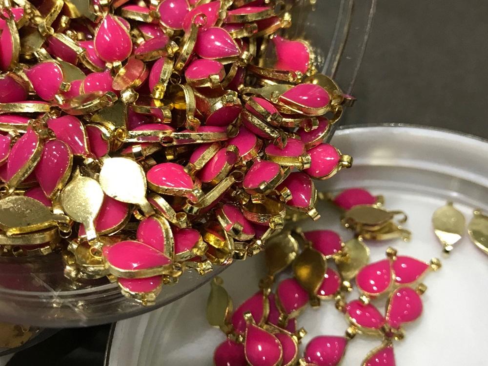 pink-drop-metal-kundan-stone-with-enamel-12x6-mm
