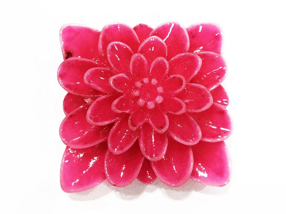 pink-square-resin-flower-stones-with-hole-40x40-mm