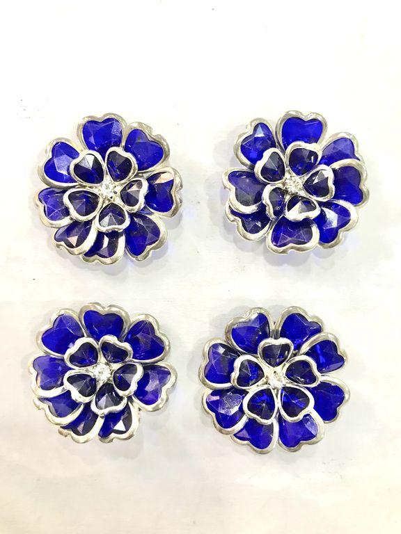 plastic-flowers-with-petals
