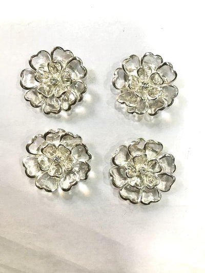 plastic-flowers-with-petals