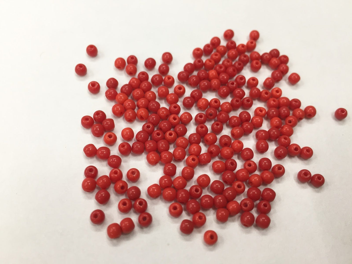 premium-red-opaque-round-rocaille-glass-beads-3mm