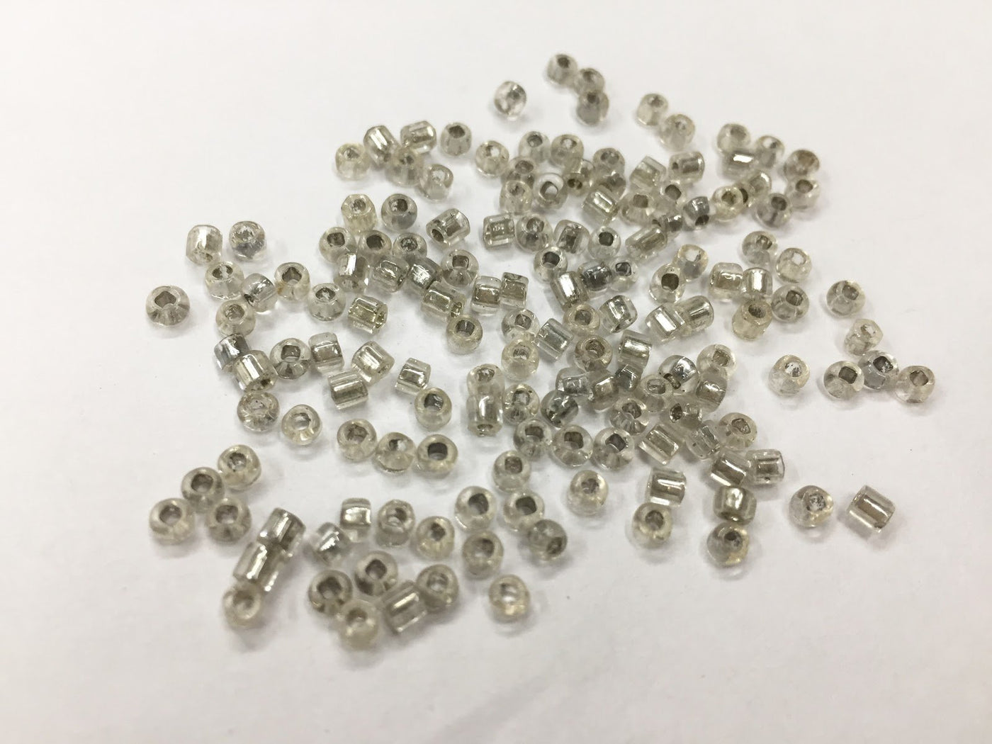 premium-white-silverline-2-cut-glass-beads-1