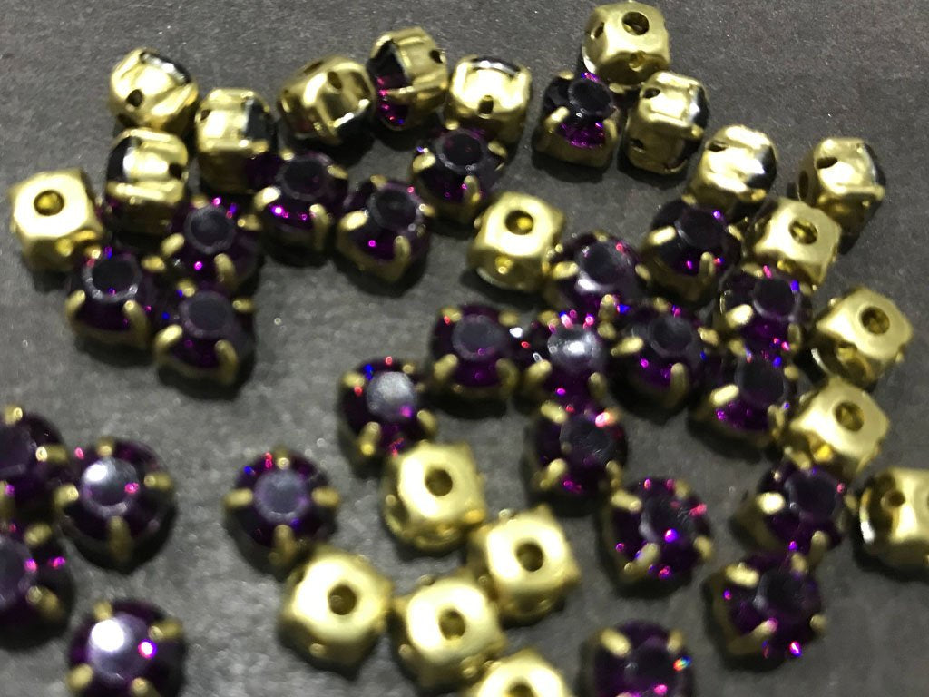 purple-opal-circular-resin-stones-with-catcher-28ss-6-mm