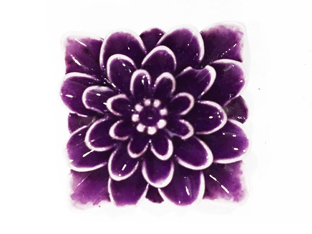 purple-square-resin-flower-stones-with-hole-40x40-mm