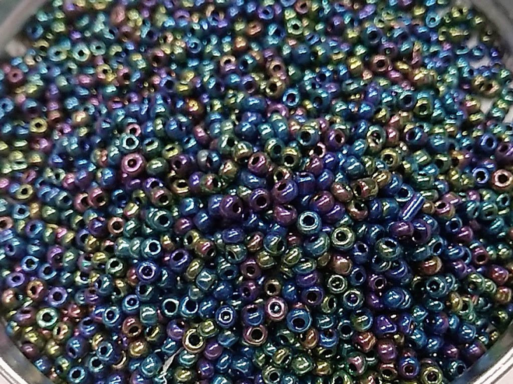 rainbow-blue-round-rocaille-glass-seed-beads