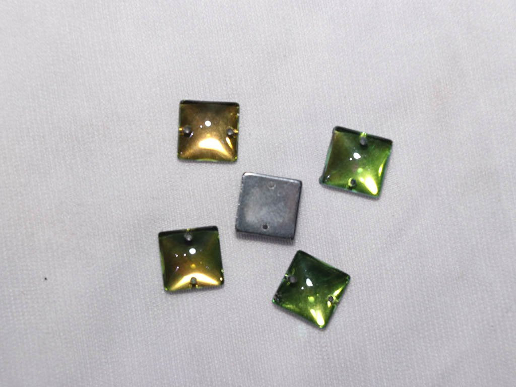 rainbow-square-transparent-2-holes-glass-stones-12-mm