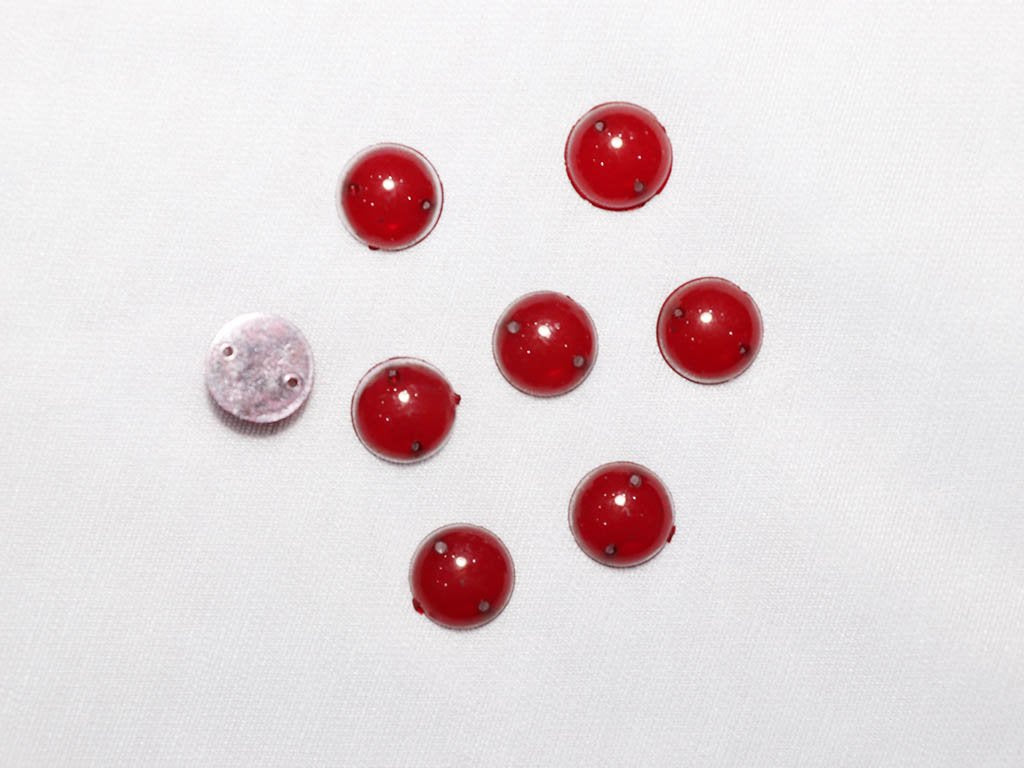 red-circular-plastic-stones-12-mm