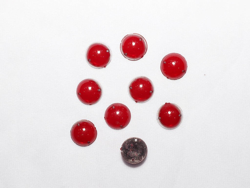 red-circular-plastic-stones-14-mm-1