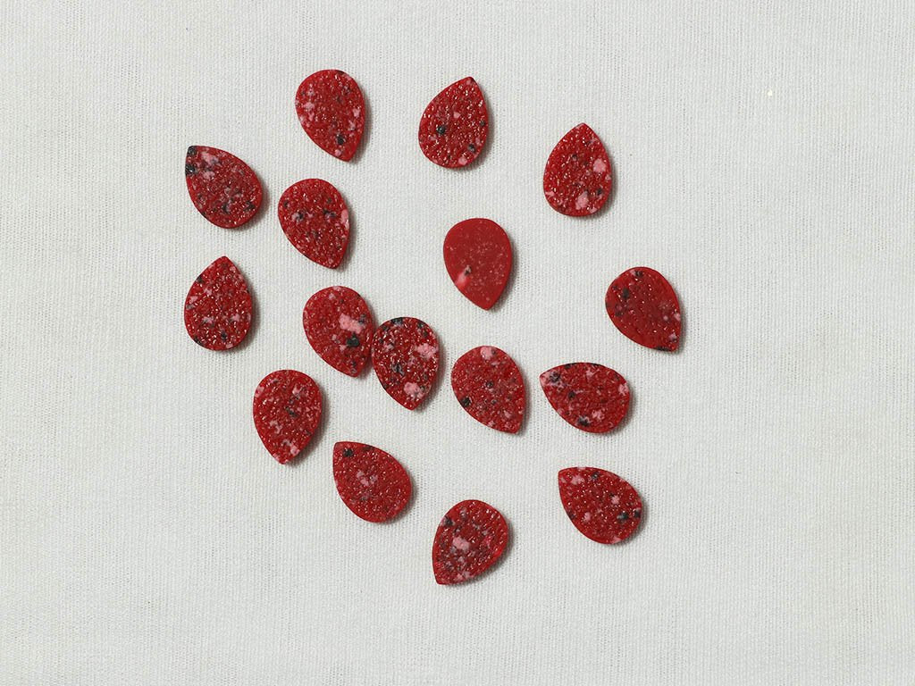 red-designer-drop-plastic-stones-14x10-mm