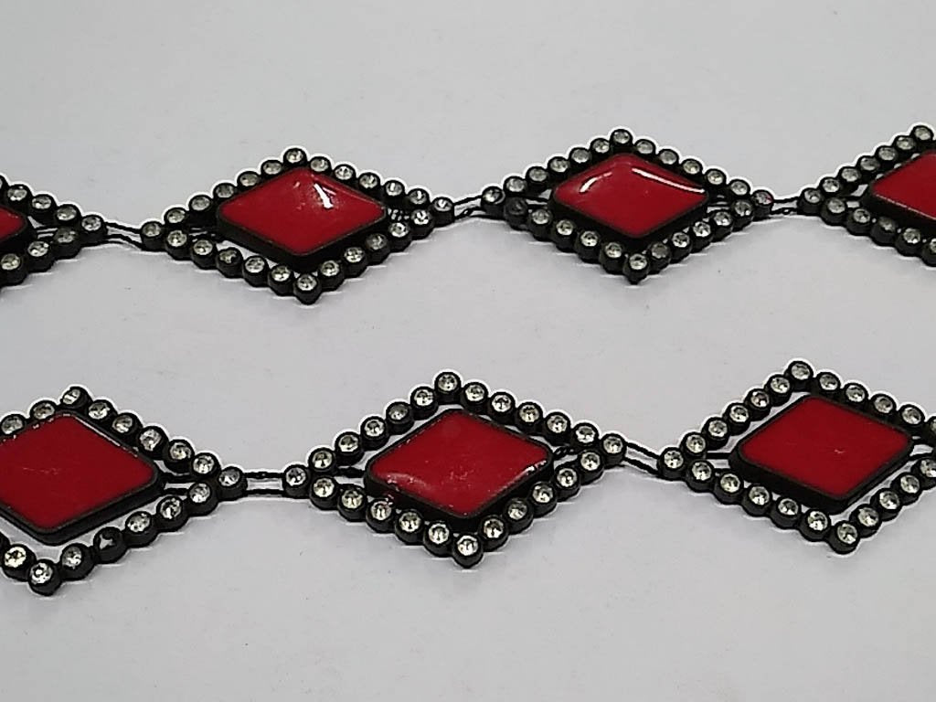 red-diamond-stone-studded-plastic-lace-with-enamel-fill-35x22-mm