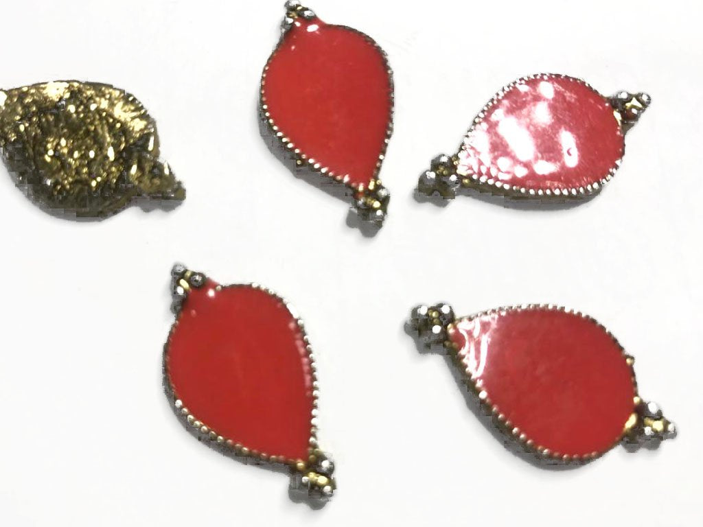 red-drop-2-hole-metal-embellishment-with-enamel-15x28-mm