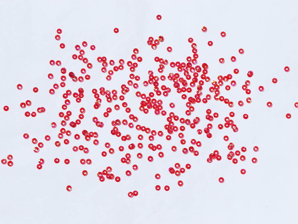 red-flat-circular-plastic-sequins-4-mm