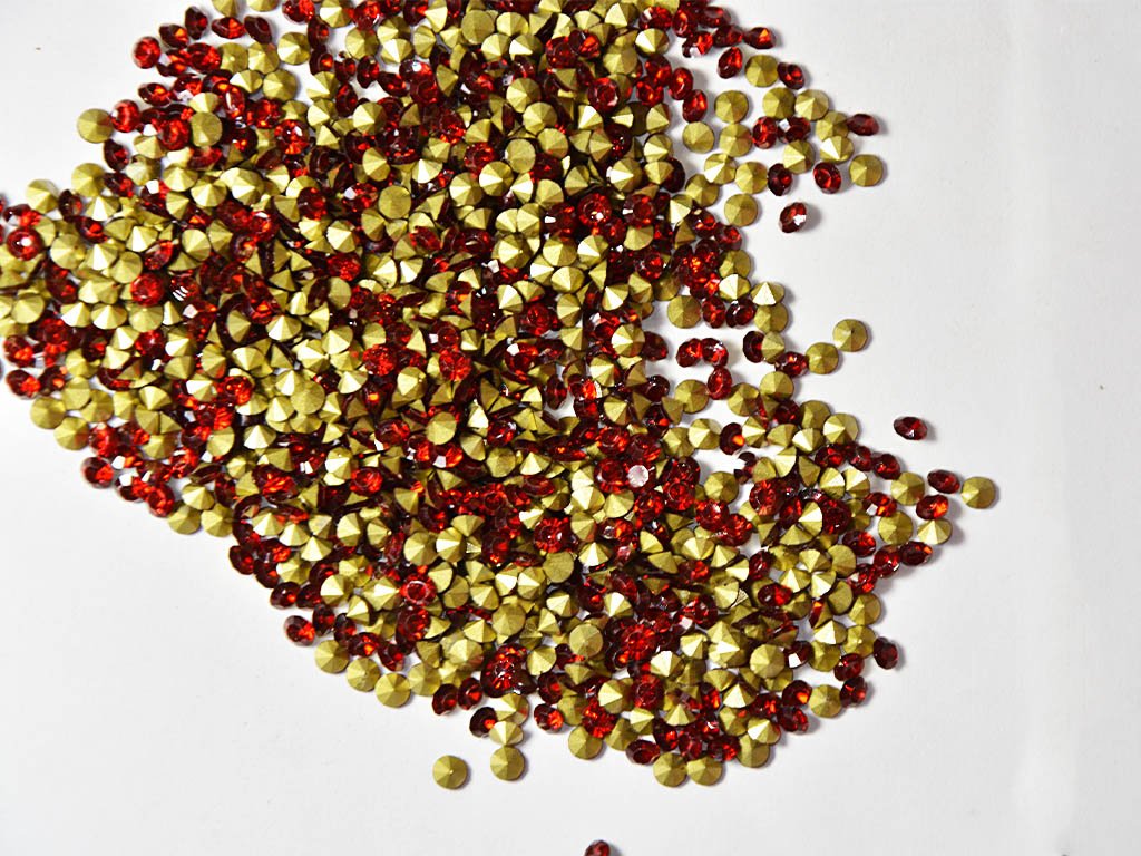 red-octagonal-glass-zircons-stones