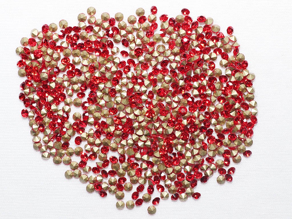 red-octagonal-zircon-stones-24ss