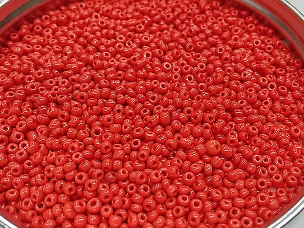 red-opaque-round-rocaille-glass-seed-beads