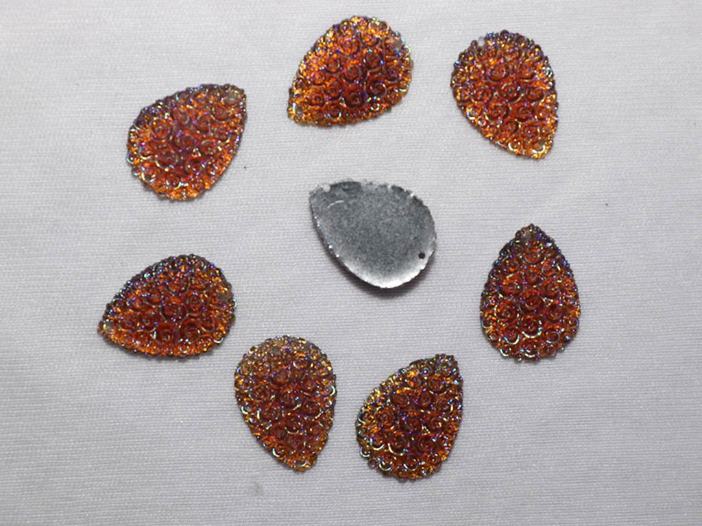red-orange-designer-drop-plastic-stones-18x25-mm