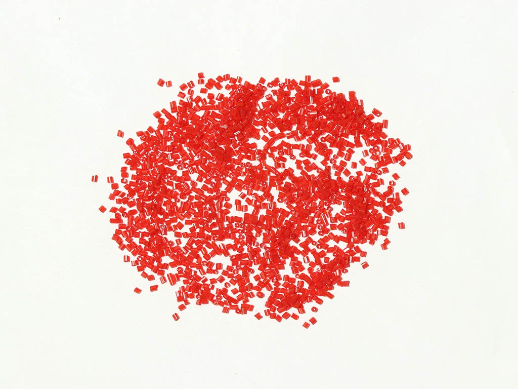 red-transparent-2-cut-glass-seed-beads-2-mm