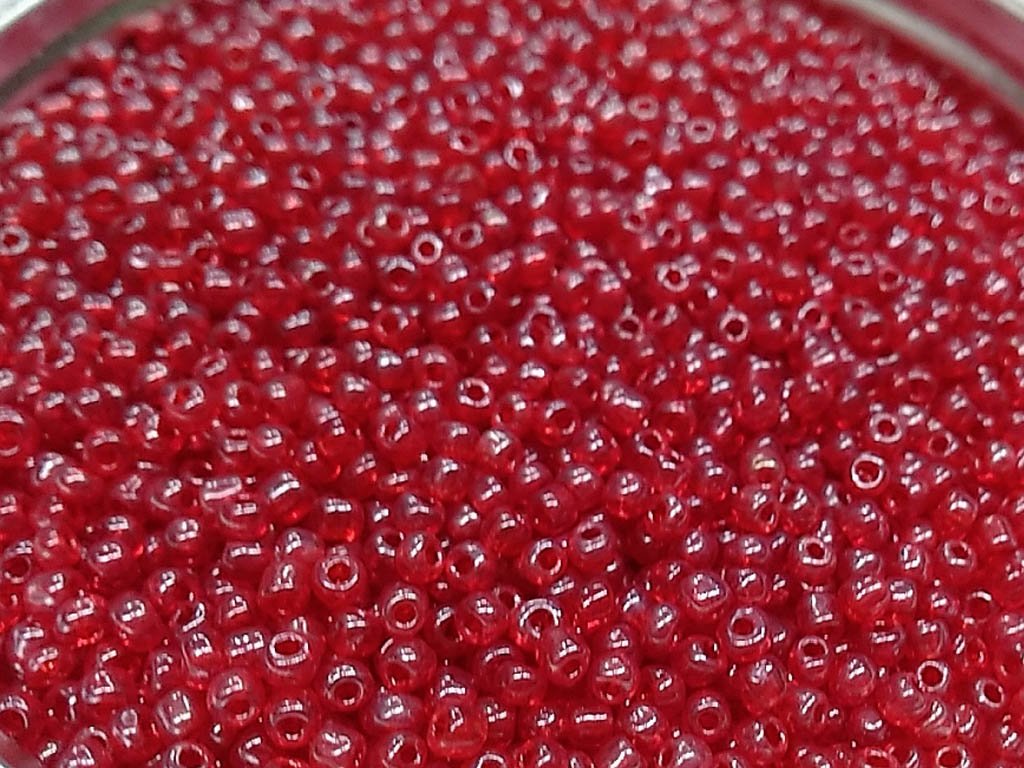 red-transparent-round-rocaille-glass-seed-beads