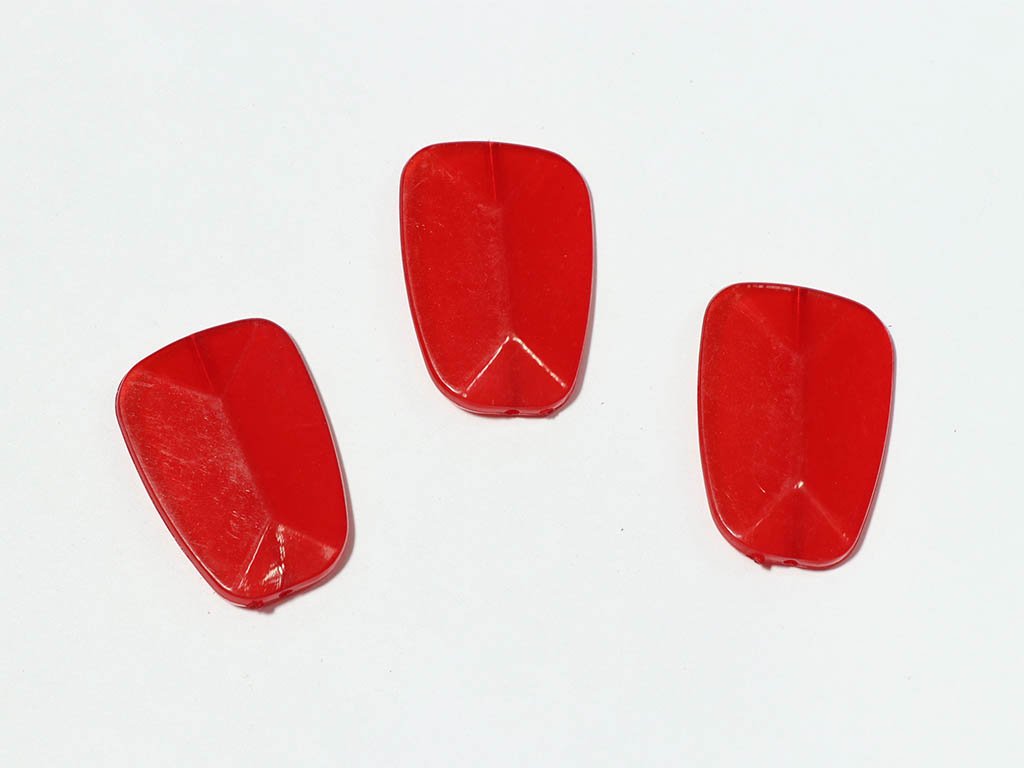 red-uneven-plastic-beads-38x28-mm