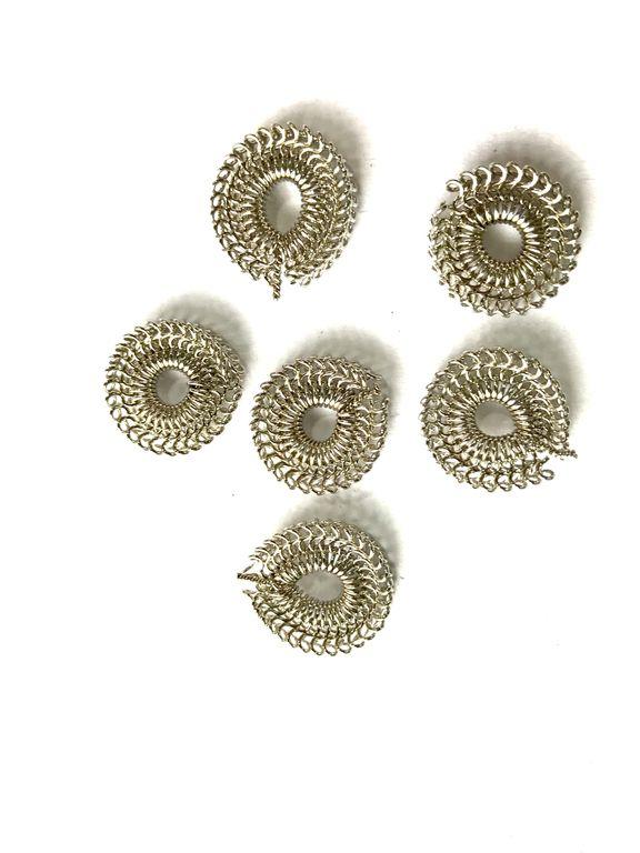 round-metal-wire-piecegolden-silver