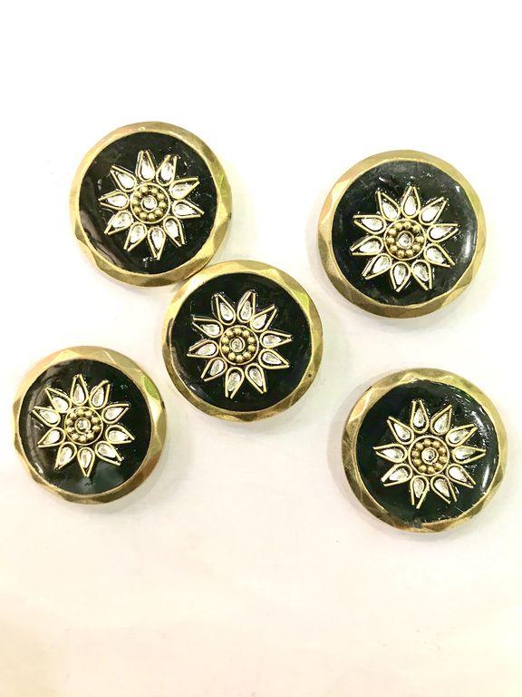 round-plastic-stone-with-enamel-and-kundan-art