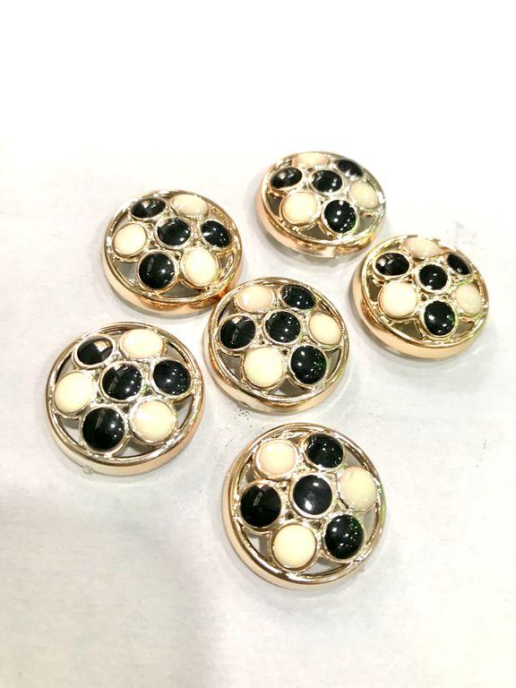 round-plastic-stone-with-enamel-1