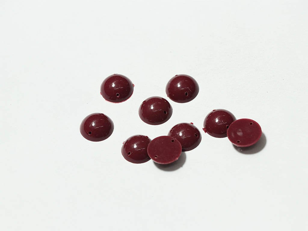 ruby-acrylic-2-hole-circular-plastic-stones-14-mm
