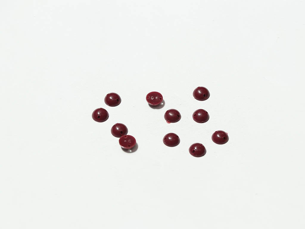 ruby-acrylic-2-hole-circular-plastic-stones-8-mm