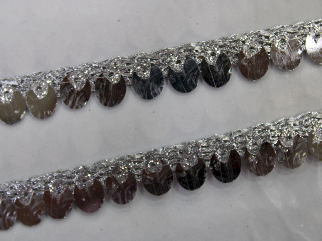 silver-fancy-circular-sequin-trim