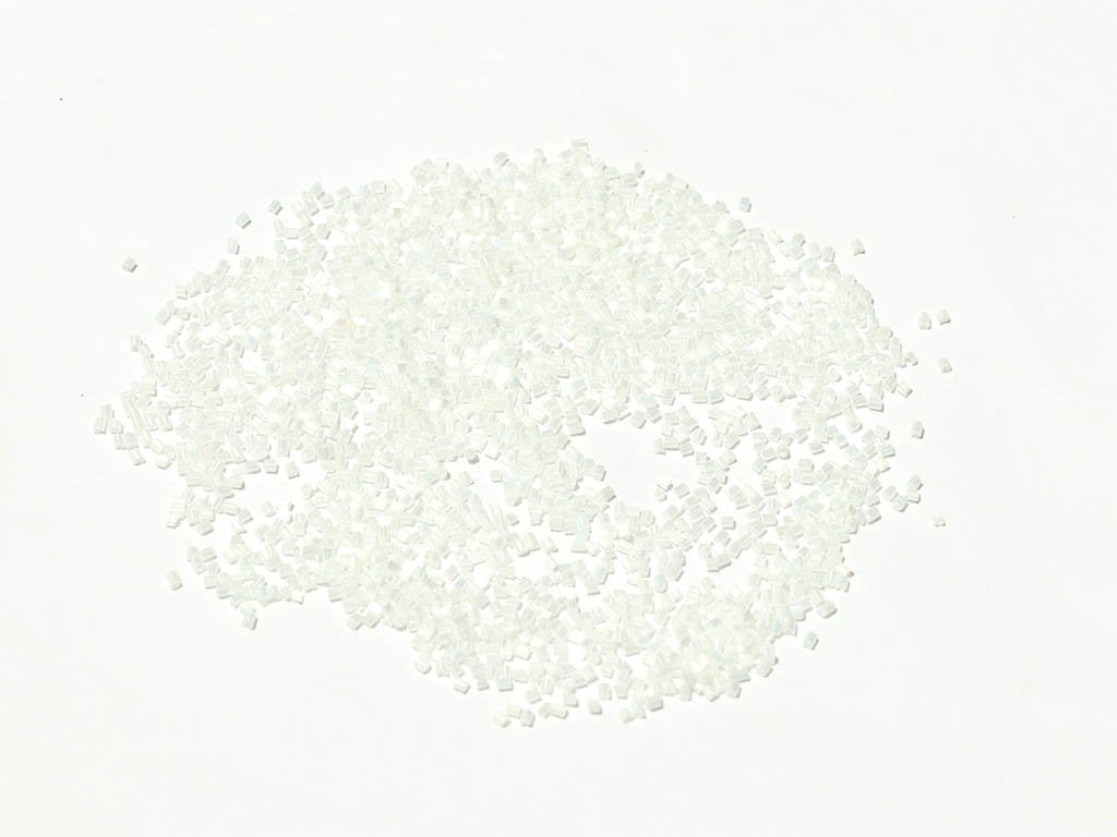 silky-white-opaque-2-cut-glass-seed-beads-2-mm