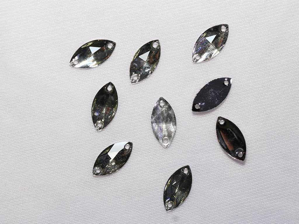silver-2-hole-eye-plastic-stones-9x18-mm