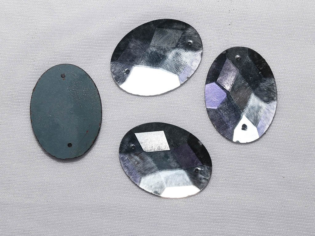 silver-2-hole-oval-glass-stones-24x32-mm