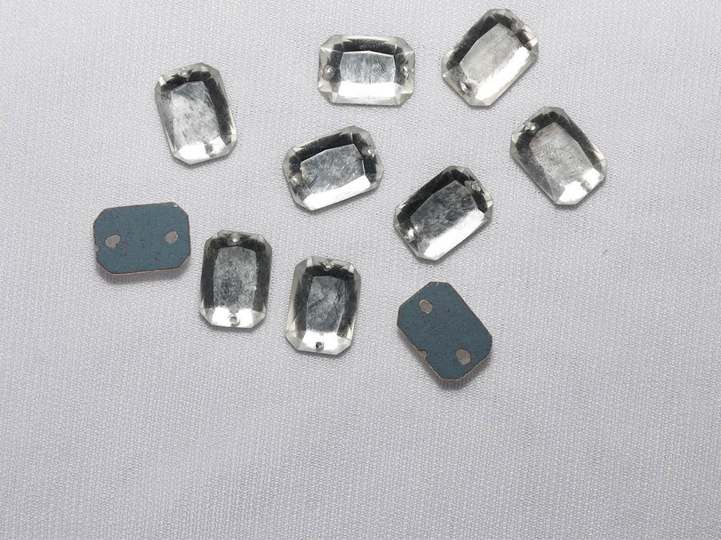 silver-2-hole-rectangle-glass-stones-10x14-mm