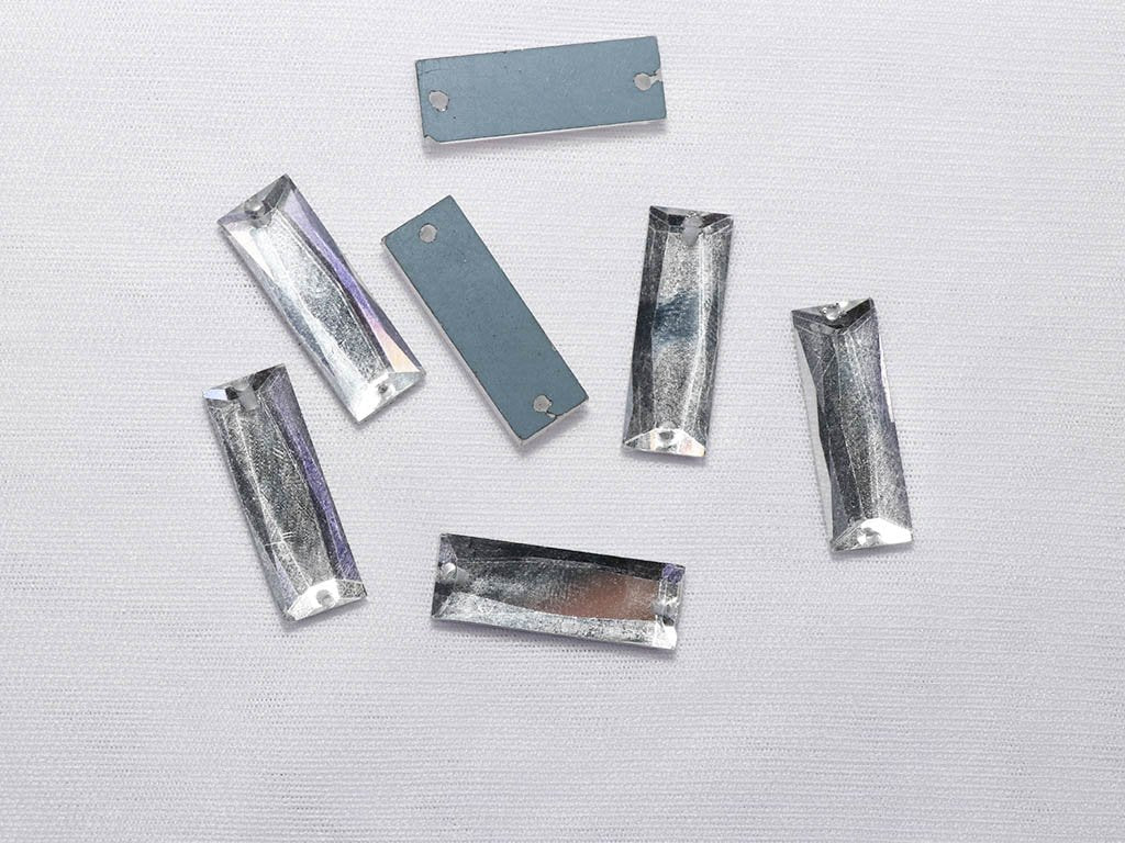 silver-2-hole-rectangle-glass-stones-8x24-mm