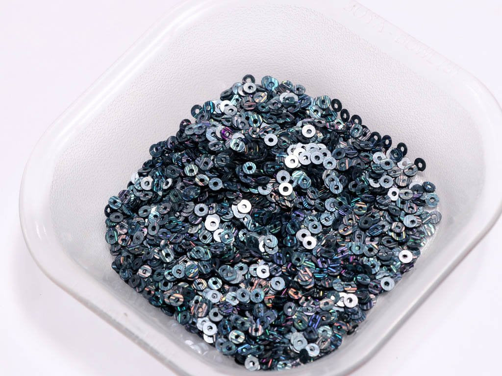 silver-center-hole-circular-plastic-sequins-1