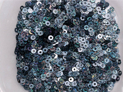 silver-center-hole-circular-plastic-sequins-1