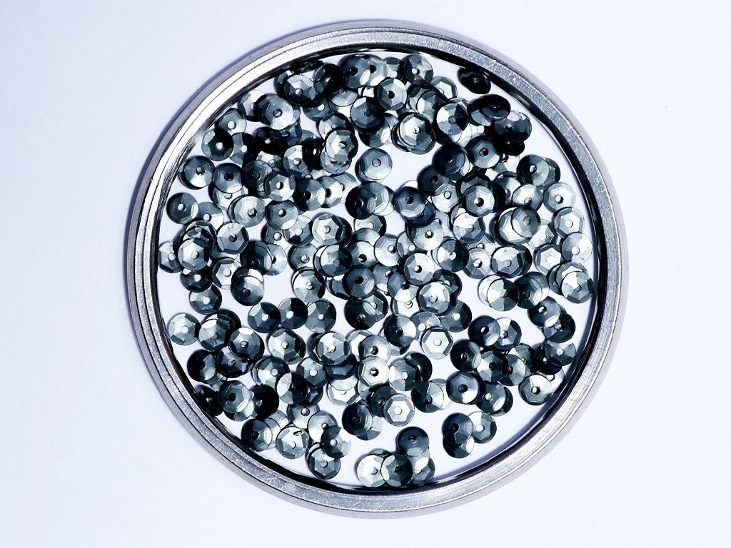 silver-centre-hole-flat-circular-plastic-sequins-5-mm