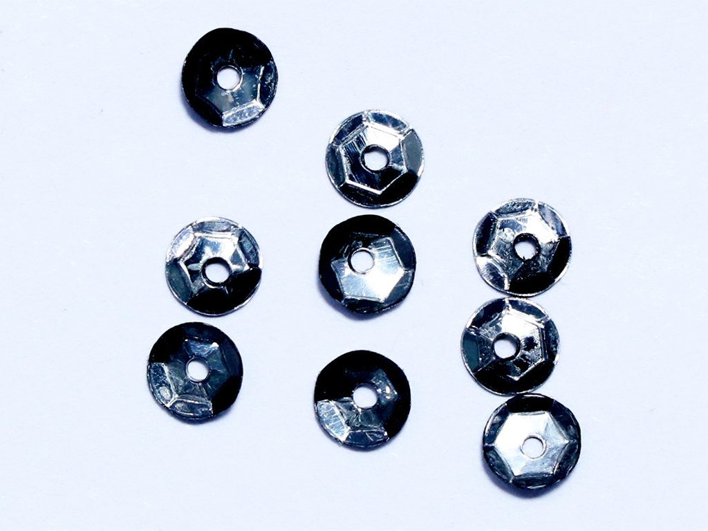 silver-centre-hole-flat-circular-plastic-sequins