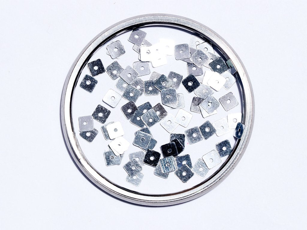 silver-centre-hole-square-plastic-sequin-8-mm