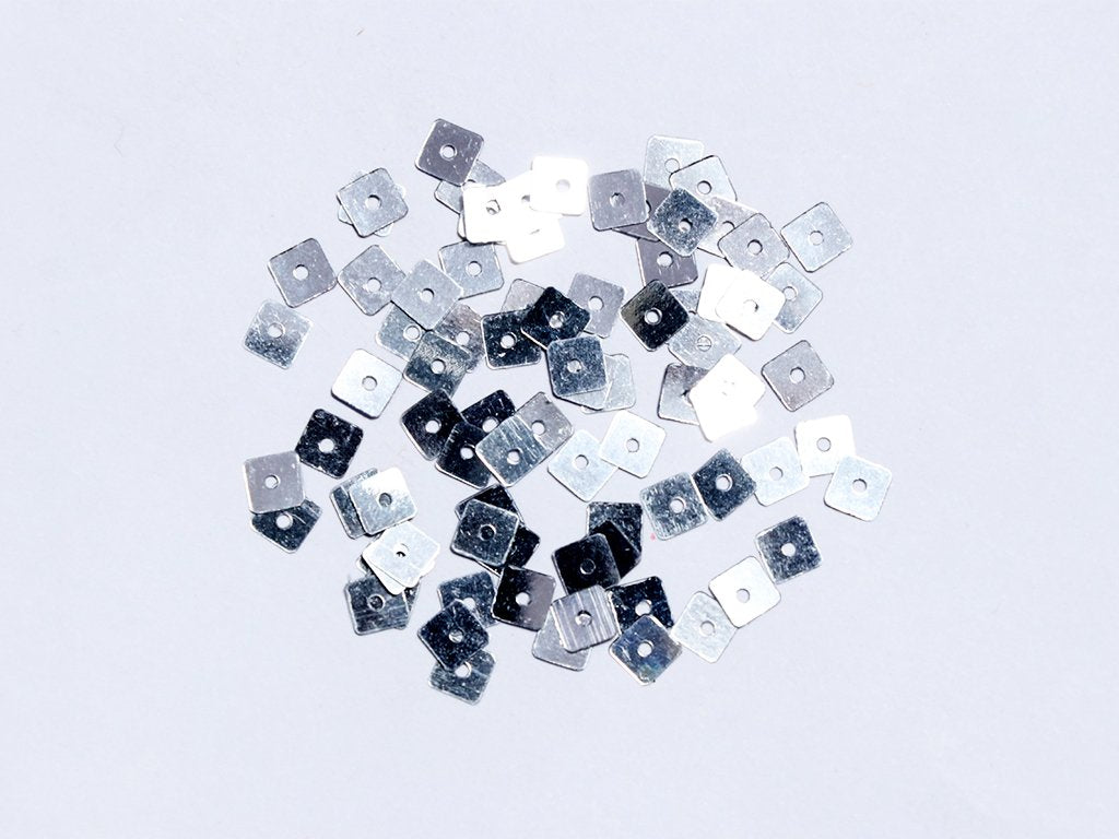 silver-centre-hole-square-plastic-sequin-8-mm