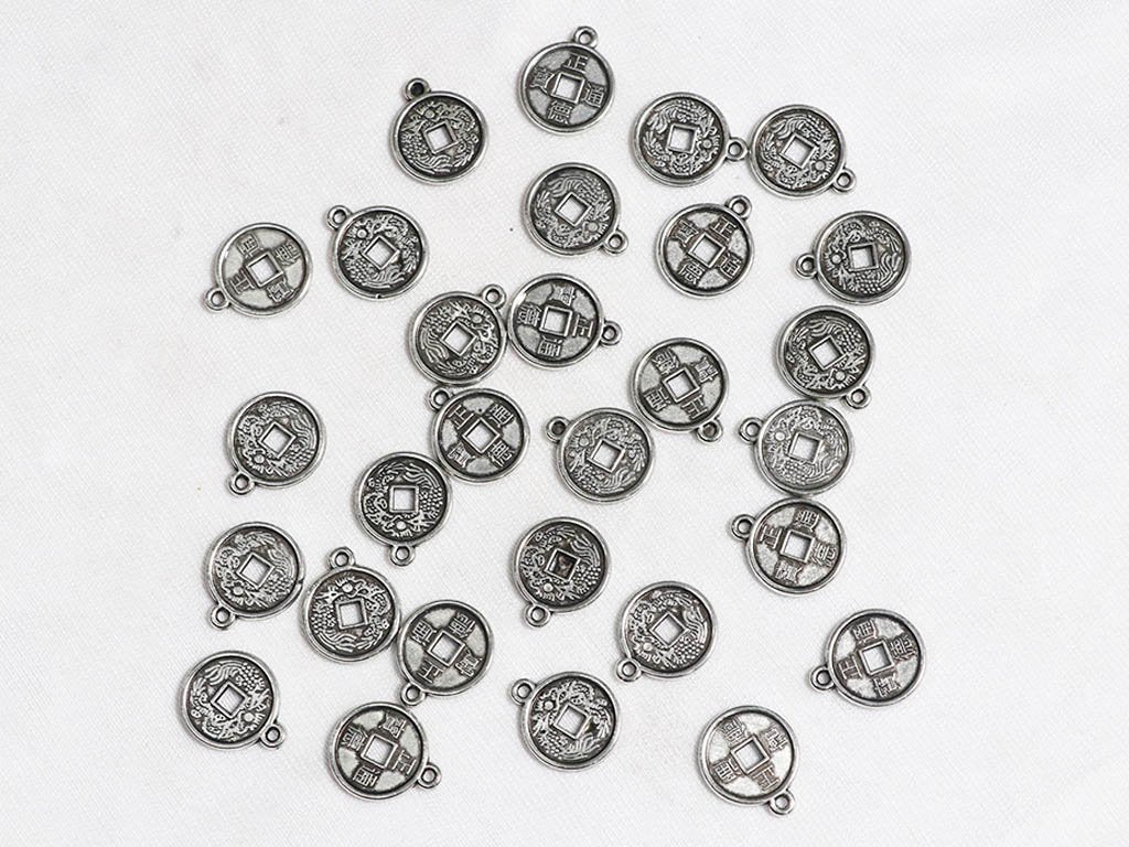 silver-circular-designer-plastic-beads-18-mm